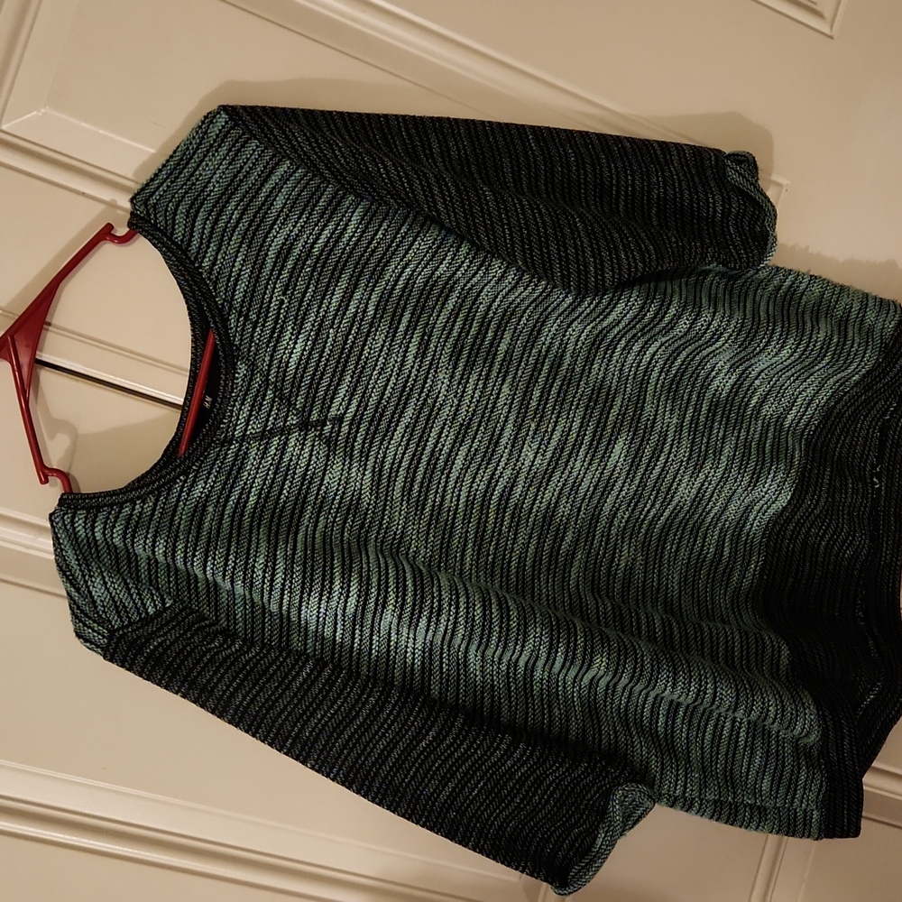 Sweater - Picture 4 of 4